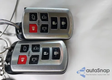 2011 Toyota Sienna Limited из США, поврежденный, VIN 5TDDK3DC8BS006193